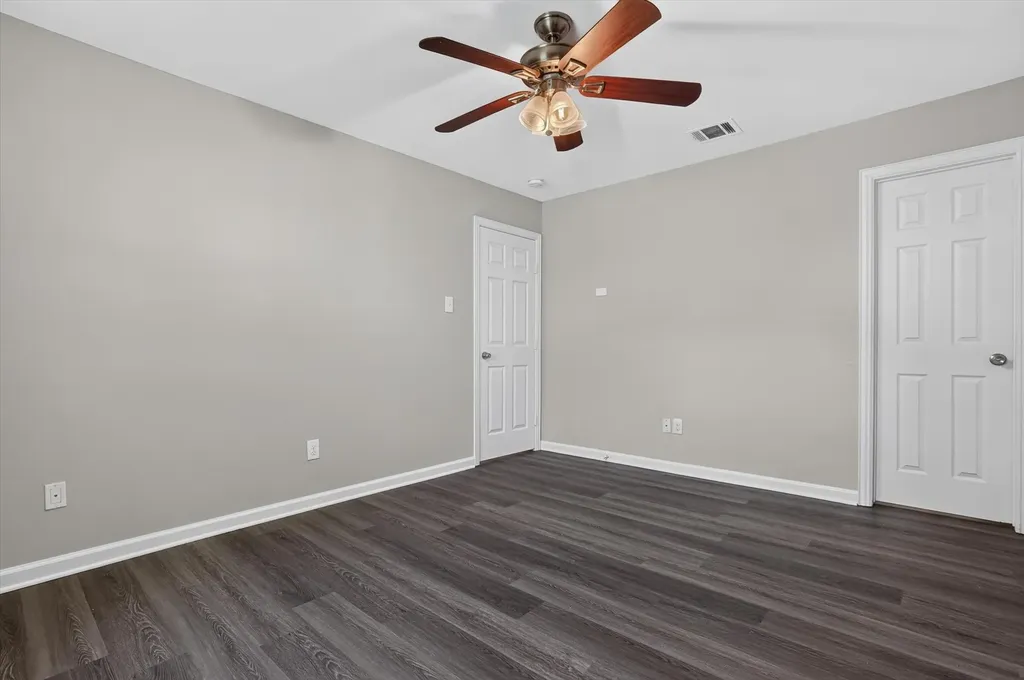 624 Hallvale Drive White Settlement TX 76108
