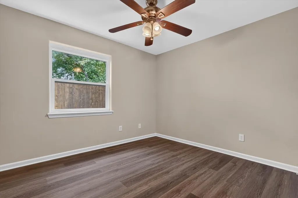 624 Hallvale Drive White Settlement TX 76108