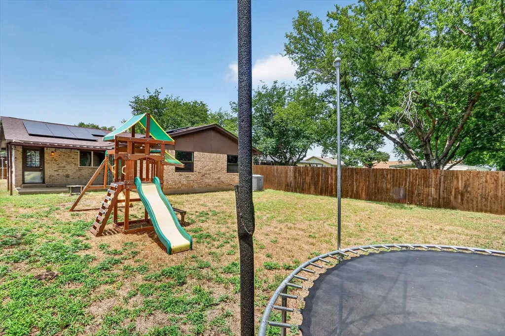 624 Hallvale Drive White Settlement TX 76108
