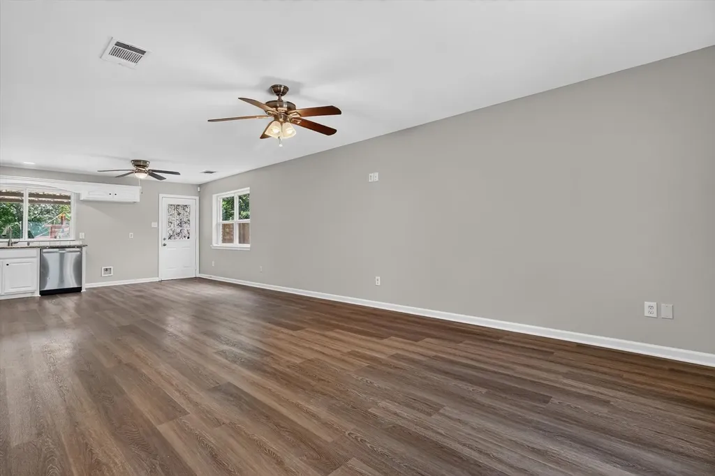 624 Hallvale Drive White Settlement TX 76108
