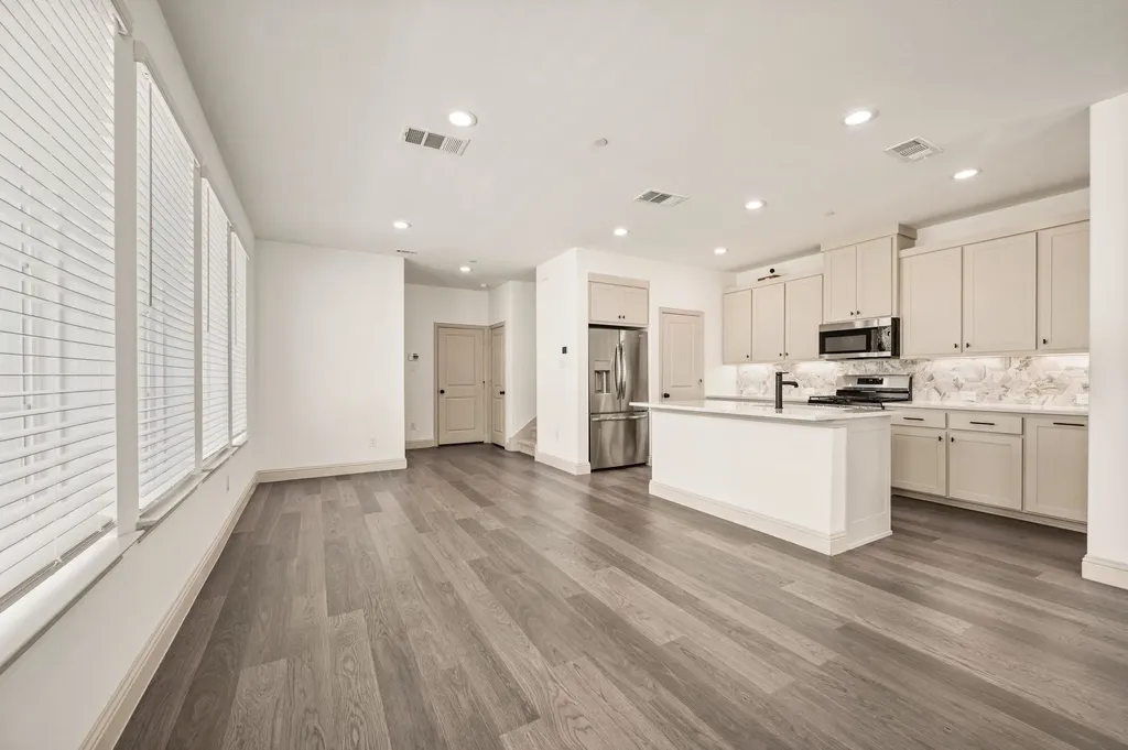 4348 James Street North Richland Hills TX 76180