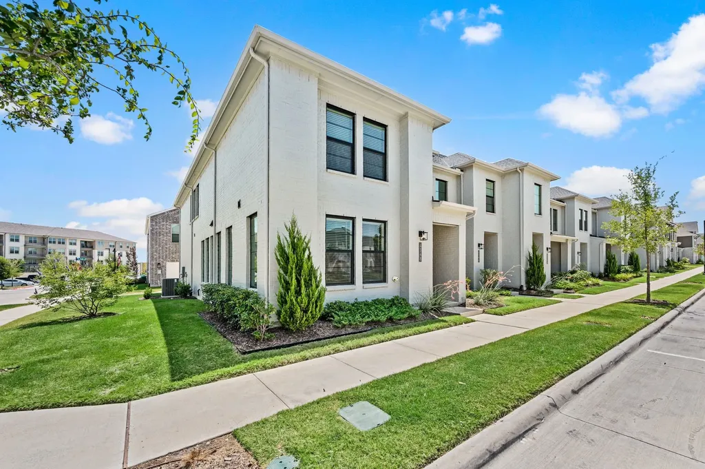 4348 James Street North Richland Hills TX 76180