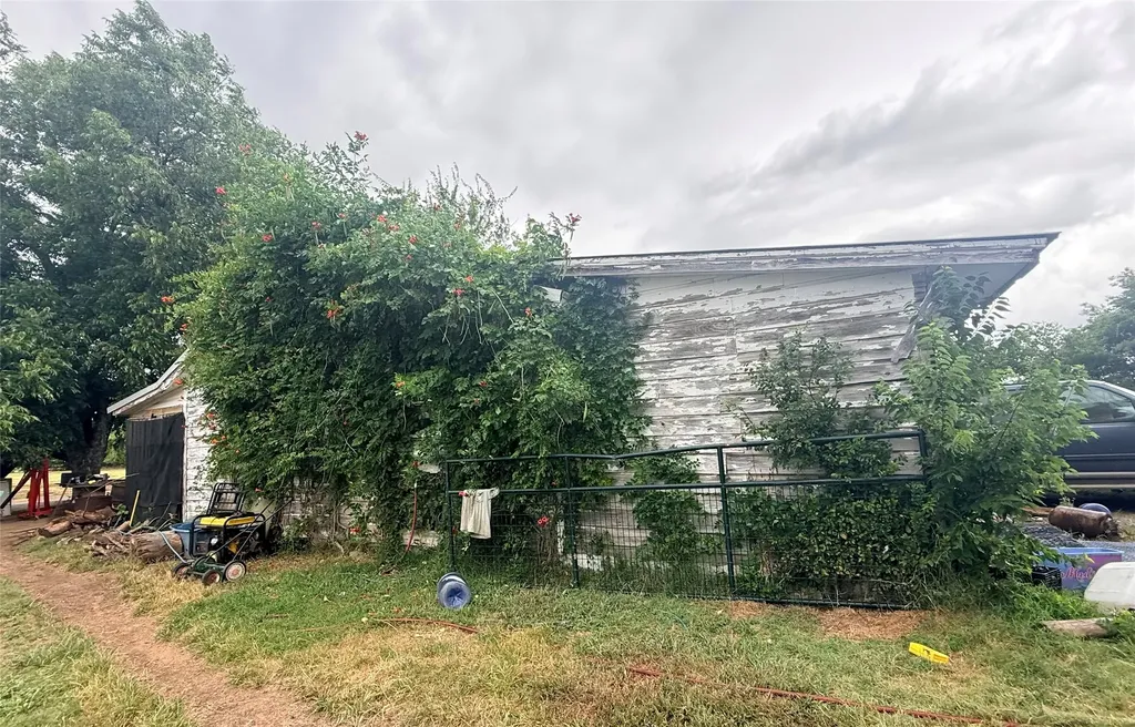 311 SW 3rd Street Mineral Wells TX 76067