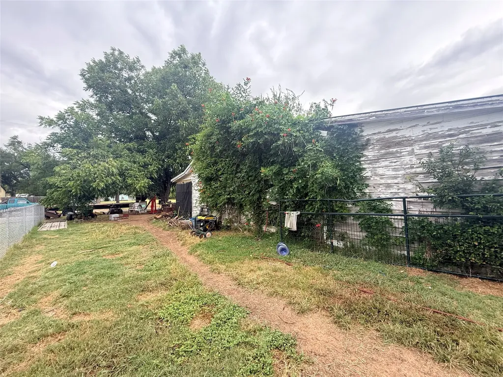 311 SW 3rd Street Mineral Wells TX 76067
