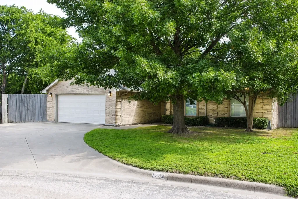 1792 Independence Road Blue Mound TX 76131