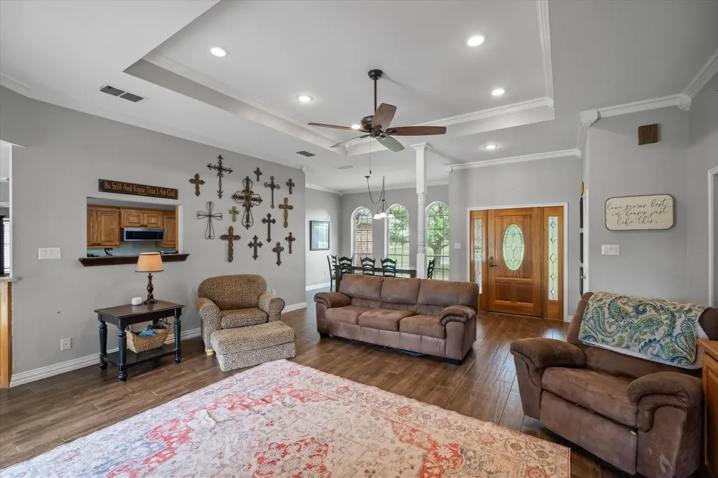 169 Vz County Road 1503 Van TX 75790