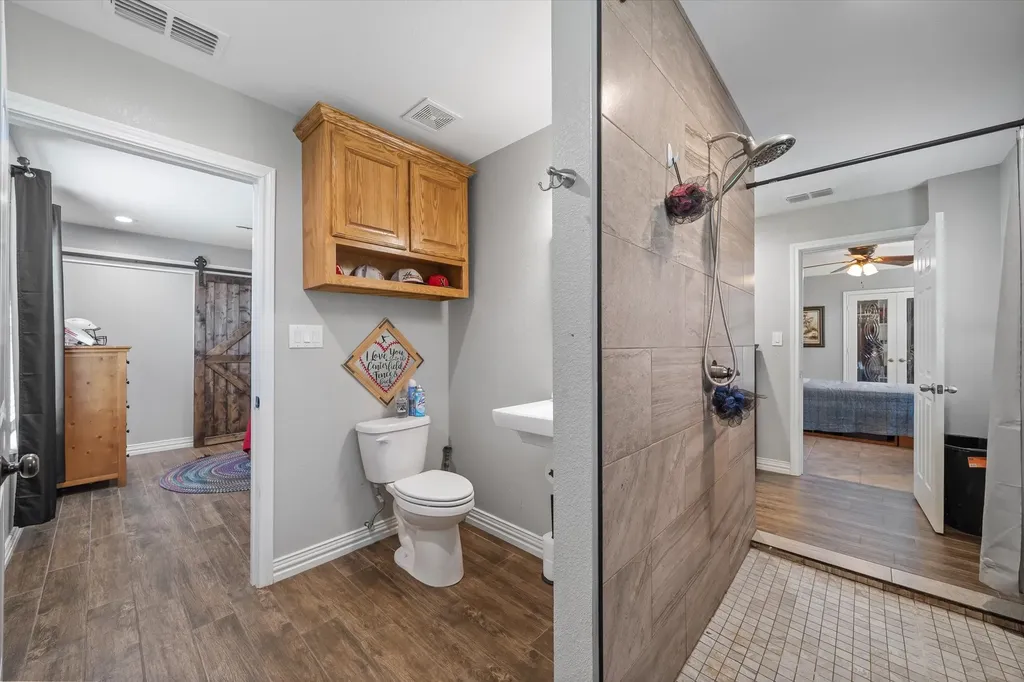 169 Vz County Road 1503 Van TX 75790