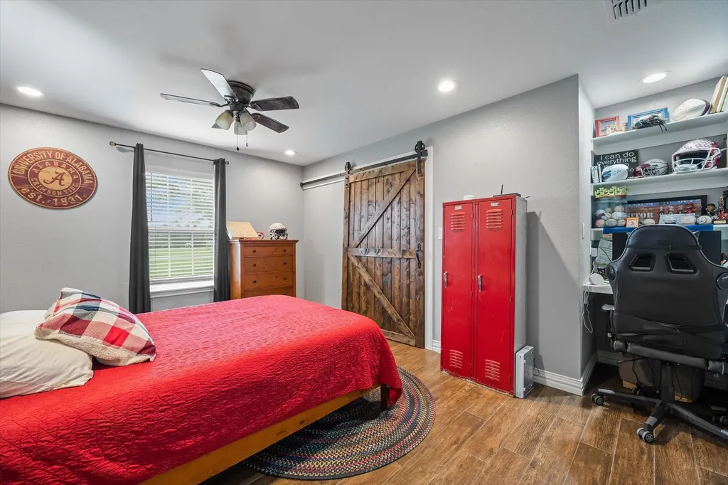 169 Vz County Road 1503 Van TX 75790