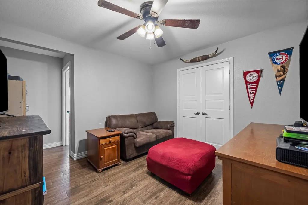 169 Vz County Road 1503 Van TX 75790