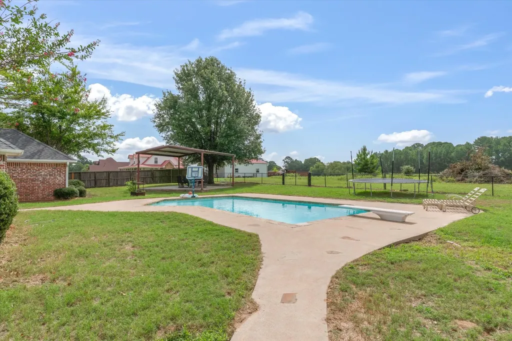 169 Vz County Road 1503 Van TX 75790