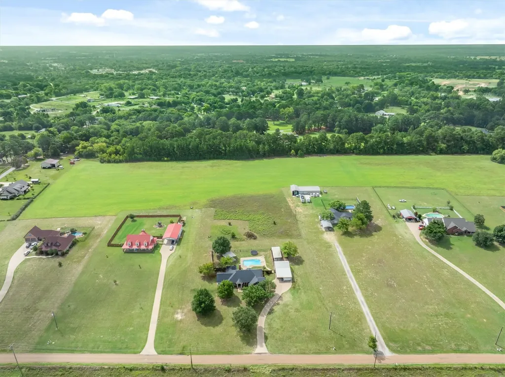 169 Vz County Road 1503 Van TX 75790