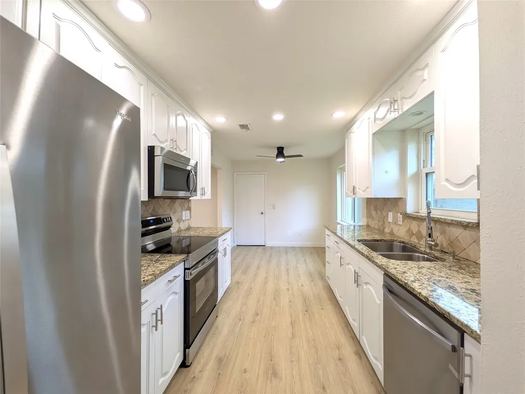 1400 Oakhill Drive Plano TX 75075
