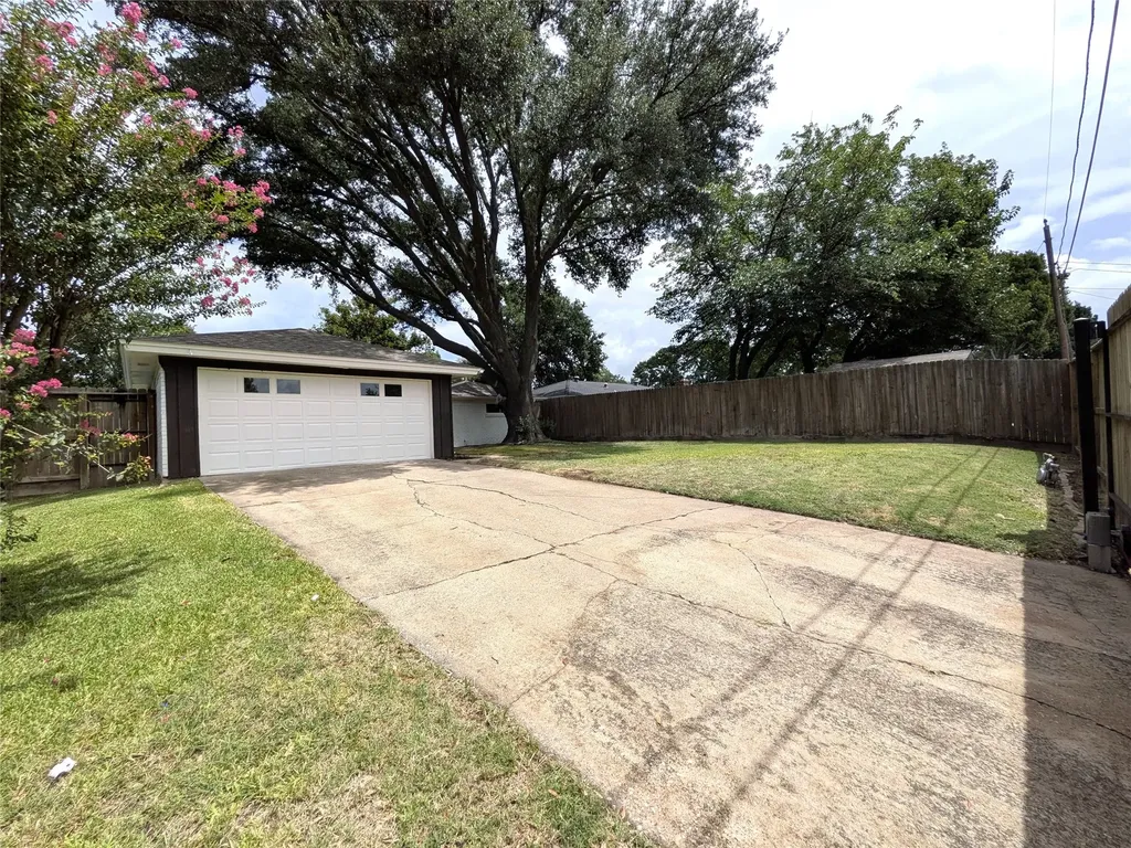 1400 Oakhill Drive Plano TX 75075
