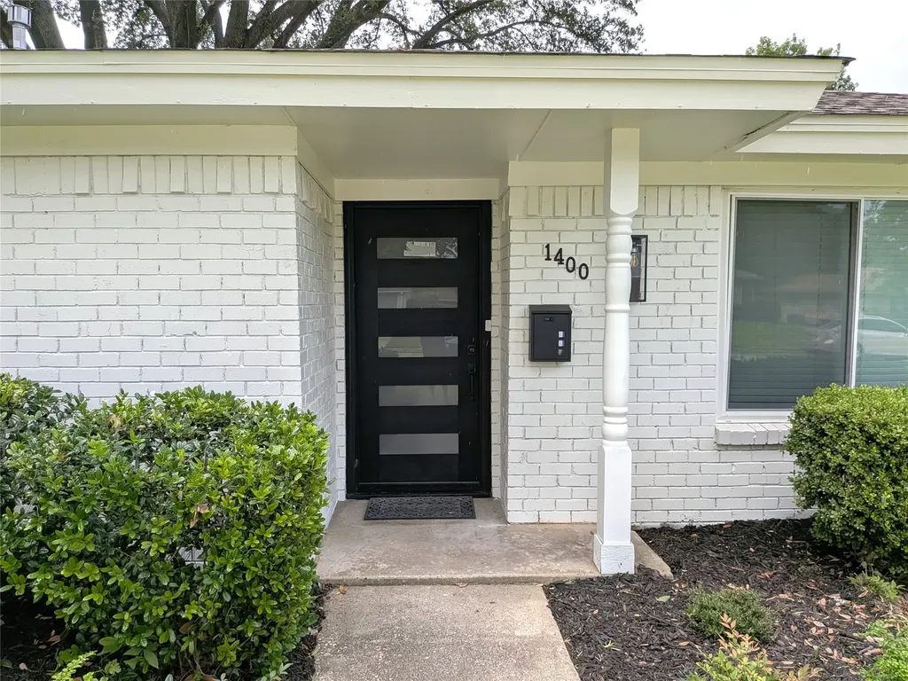 1400 Oakhill Drive Plano TX 75075