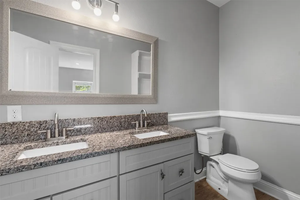 3030 Weisenberger Drive Dallas TX 75212