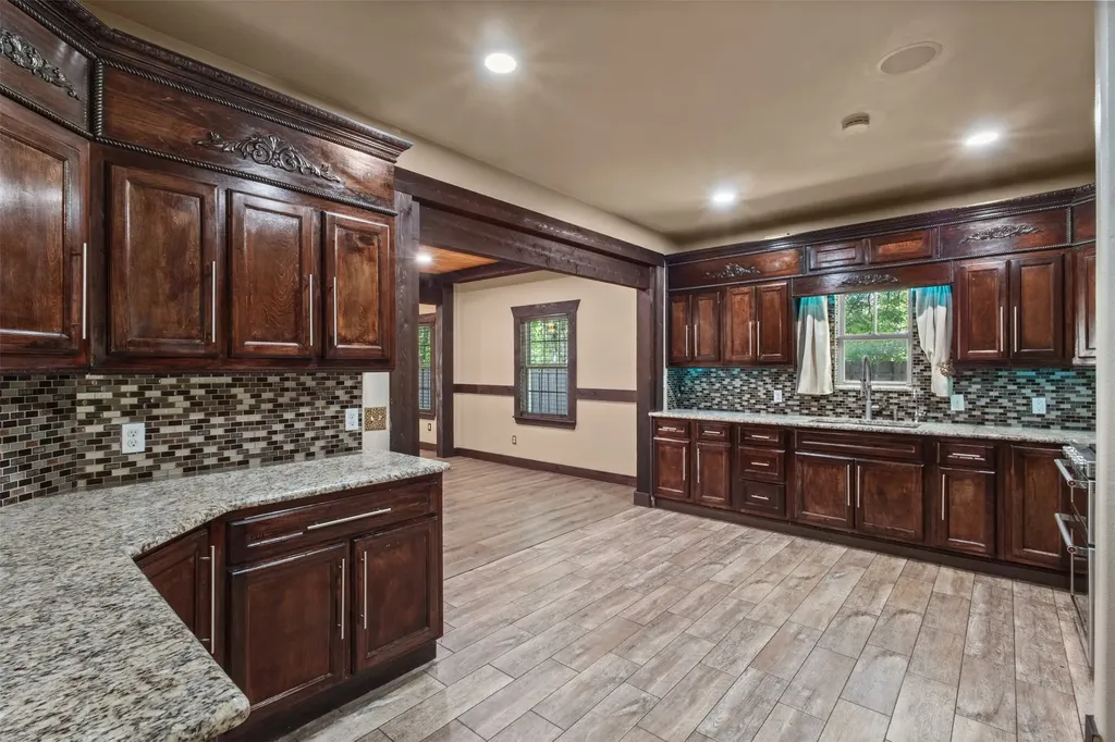 3030 Weisenberger Drive Dallas TX 75212