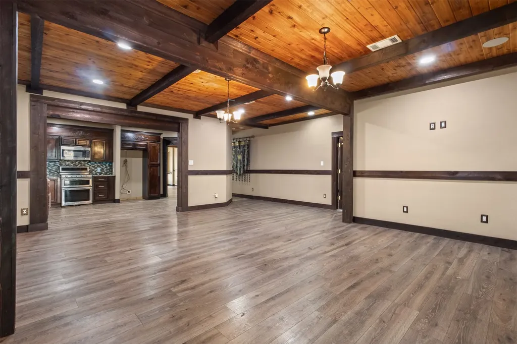 3030 Weisenberger Drive Dallas TX 75212