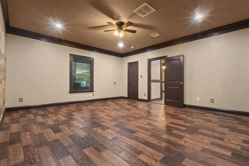 3030 Weisenberger Drive Dallas TX 75212