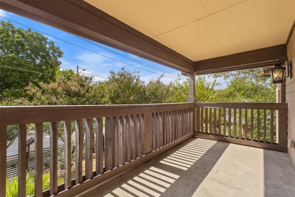 3030 Weisenberger Drive Dallas TX 75212