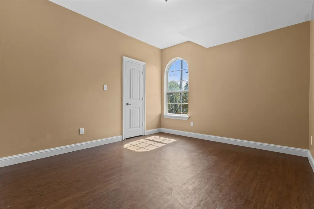 3030 Weisenberger Drive Dallas TX 75212