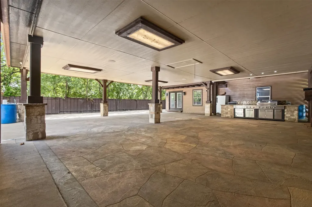 3030 Weisenberger Drive Dallas TX 75212