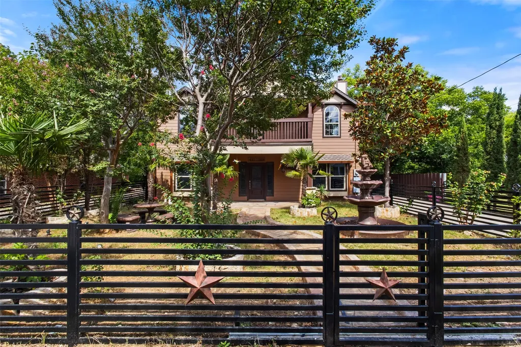3030 Weisenberger Drive Dallas TX 75212