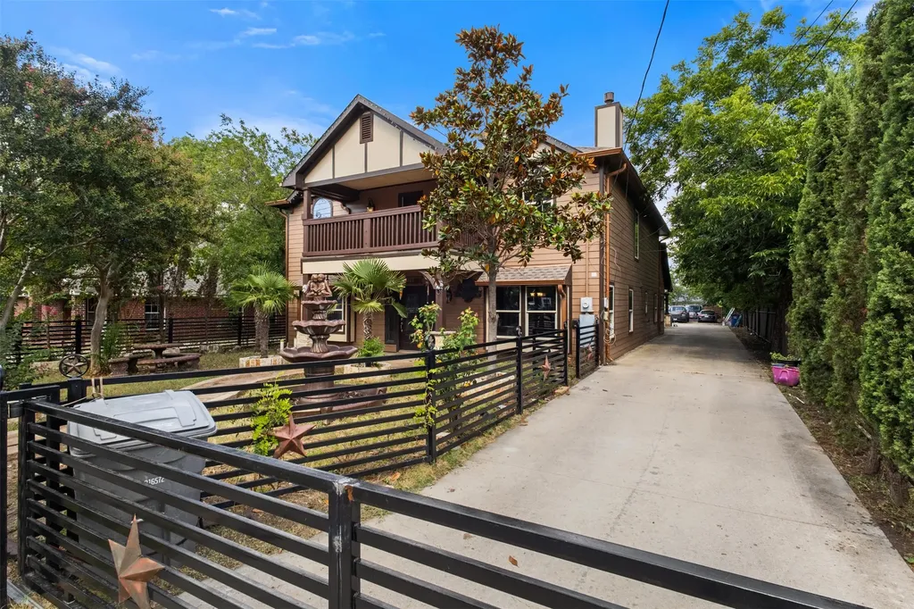 3030 Weisenberger Drive Dallas TX 75212