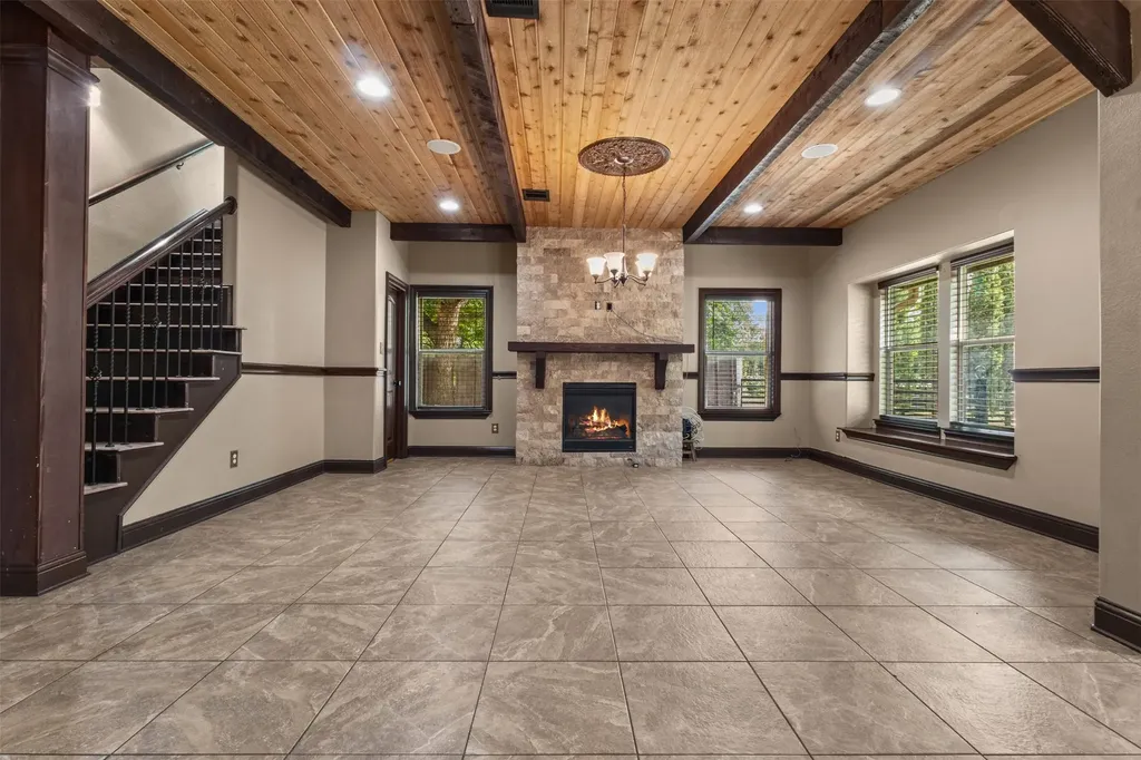 3030 Weisenberger Drive Dallas TX 75212