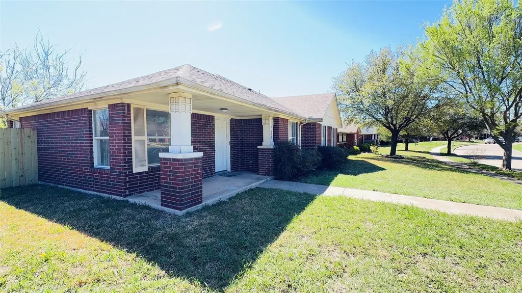7632 Livvie Meador Lane Dallas TX 75227
