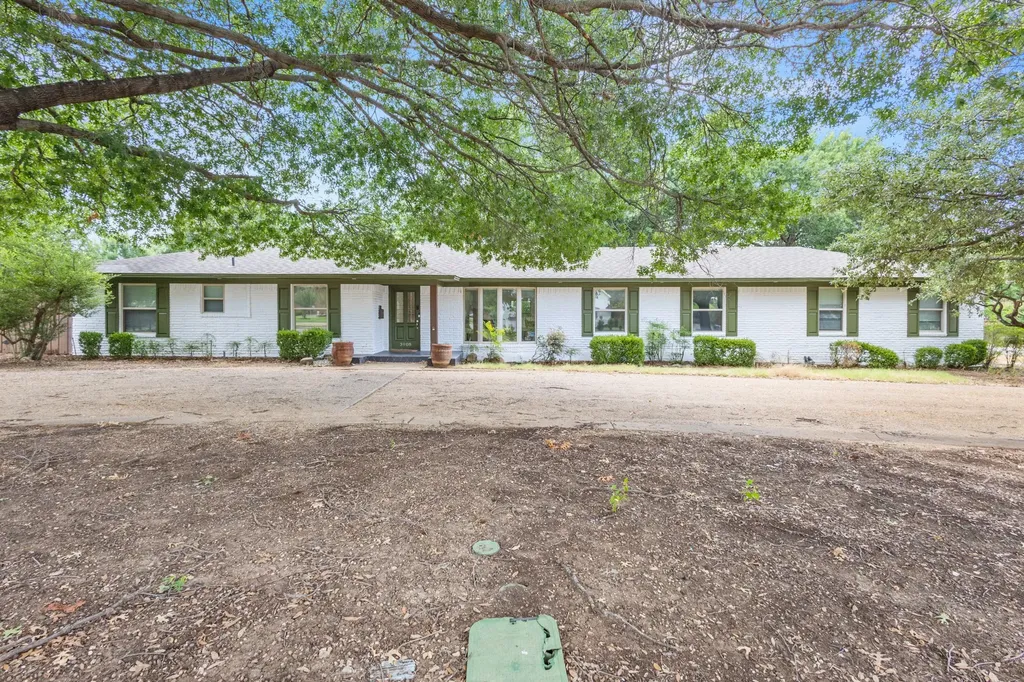 3908 Royal Lane Dallas TX 75229