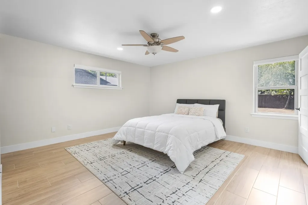 3908 Royal Lane Dallas TX 75229