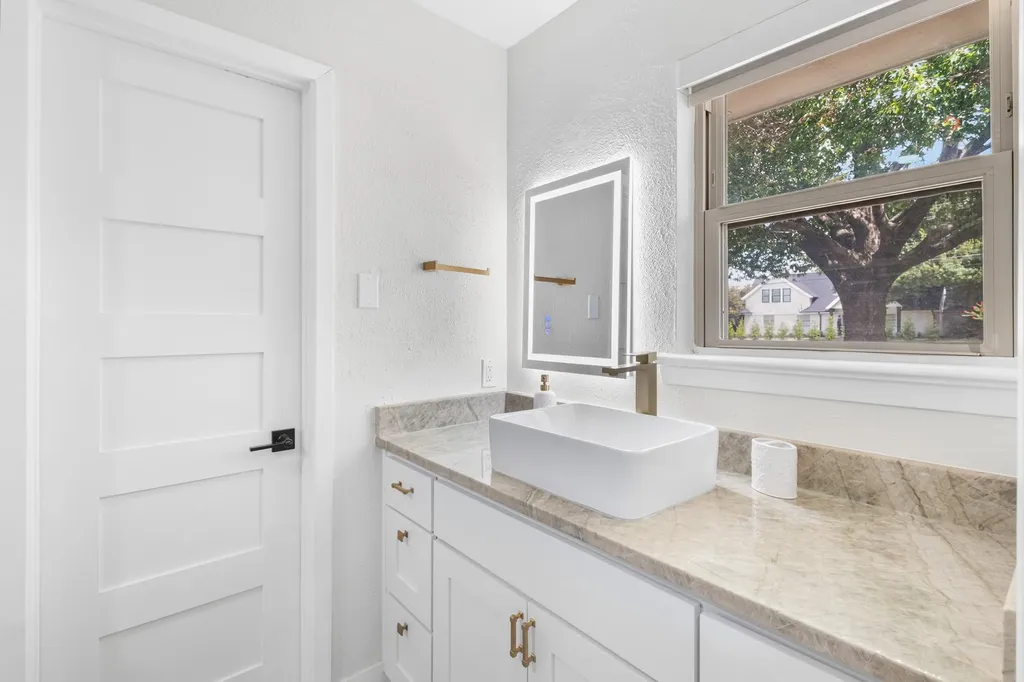 3908 Royal Lane Dallas TX 75229