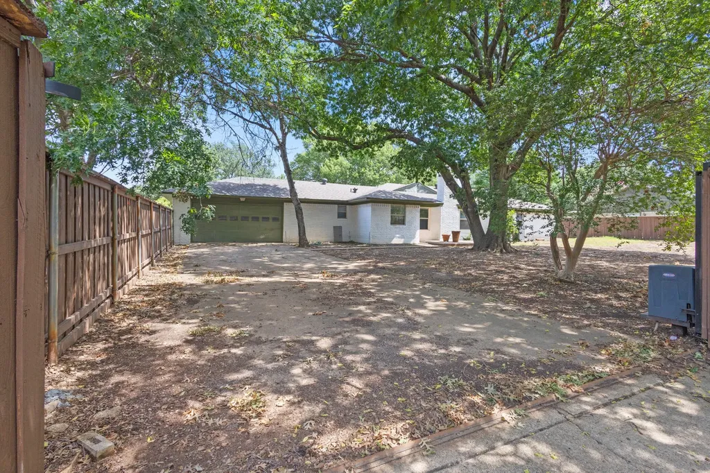 3908 Royal Lane Dallas TX 75229