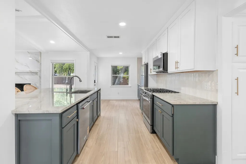 3908 Royal Lane Dallas TX 75229