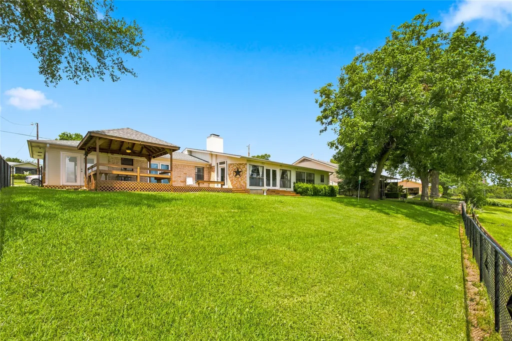181 County Road 1747 Clifton TX 76634