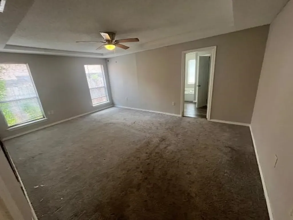 934 Robinwood Drive Arlington TX 76017