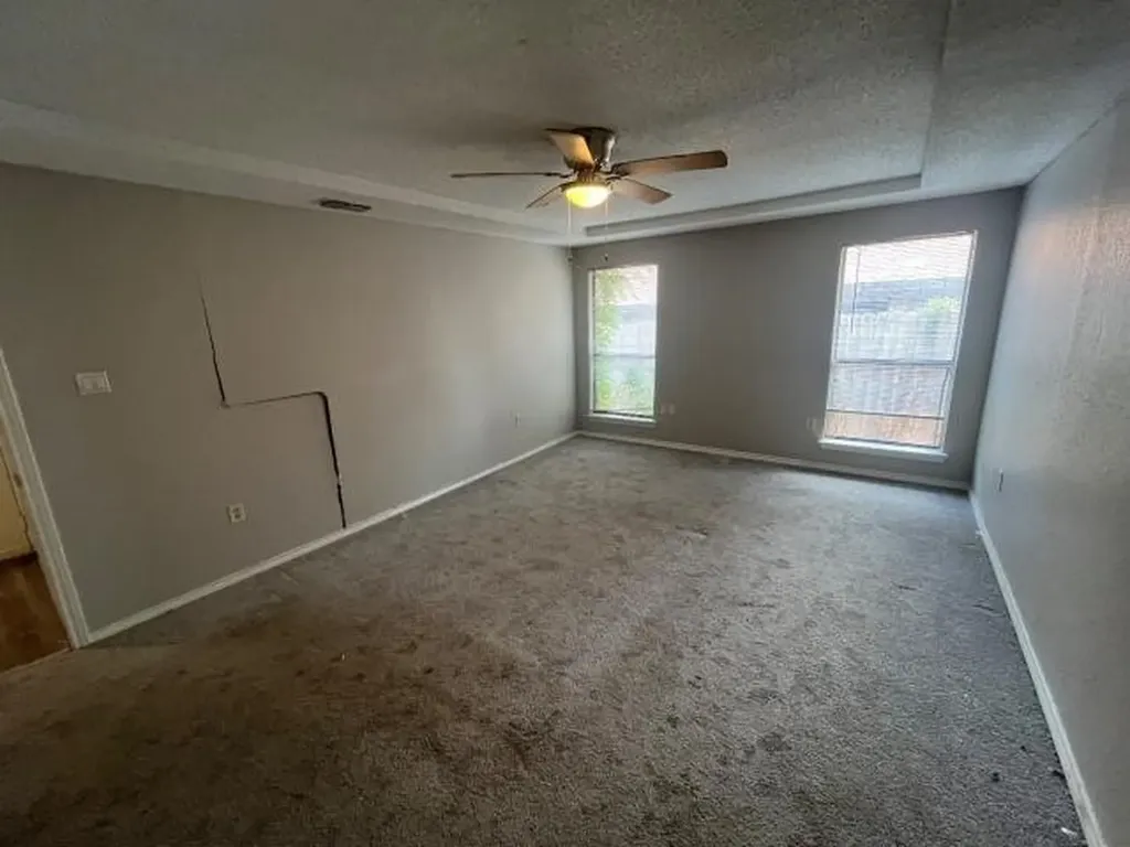 934 Robinwood Drive Arlington TX 76017