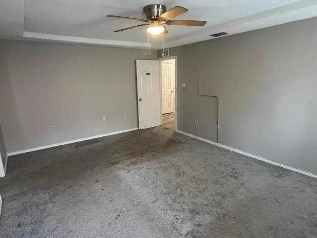 934 Robinwood Drive Arlington TX 76017