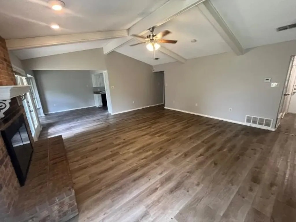 934 Robinwood Drive Arlington TX 76017