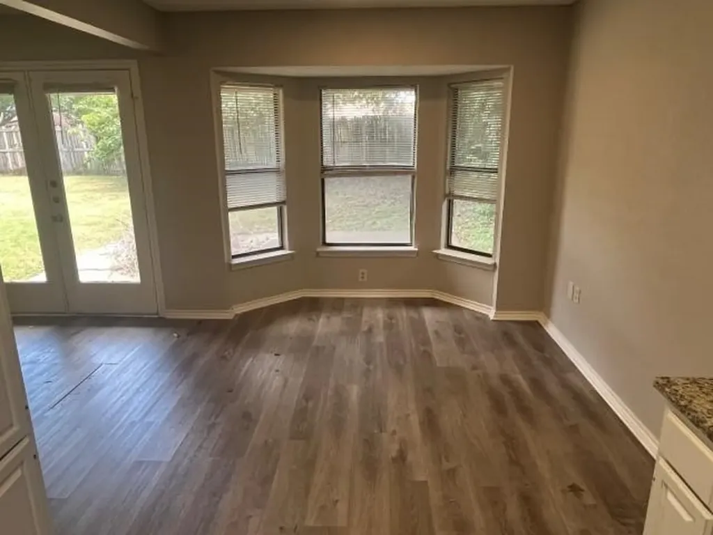 934 Robinwood Drive Arlington TX 76017