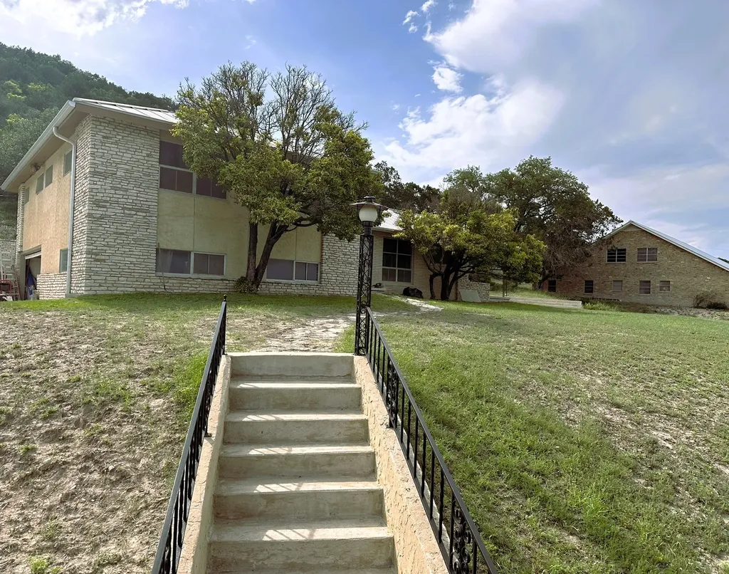 120 Bluebonnet Drive Junction TX 76849