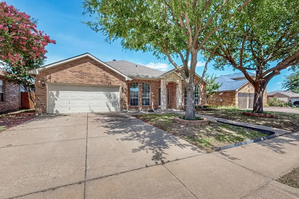 165 Hirth Drive Crowley TX 76036
