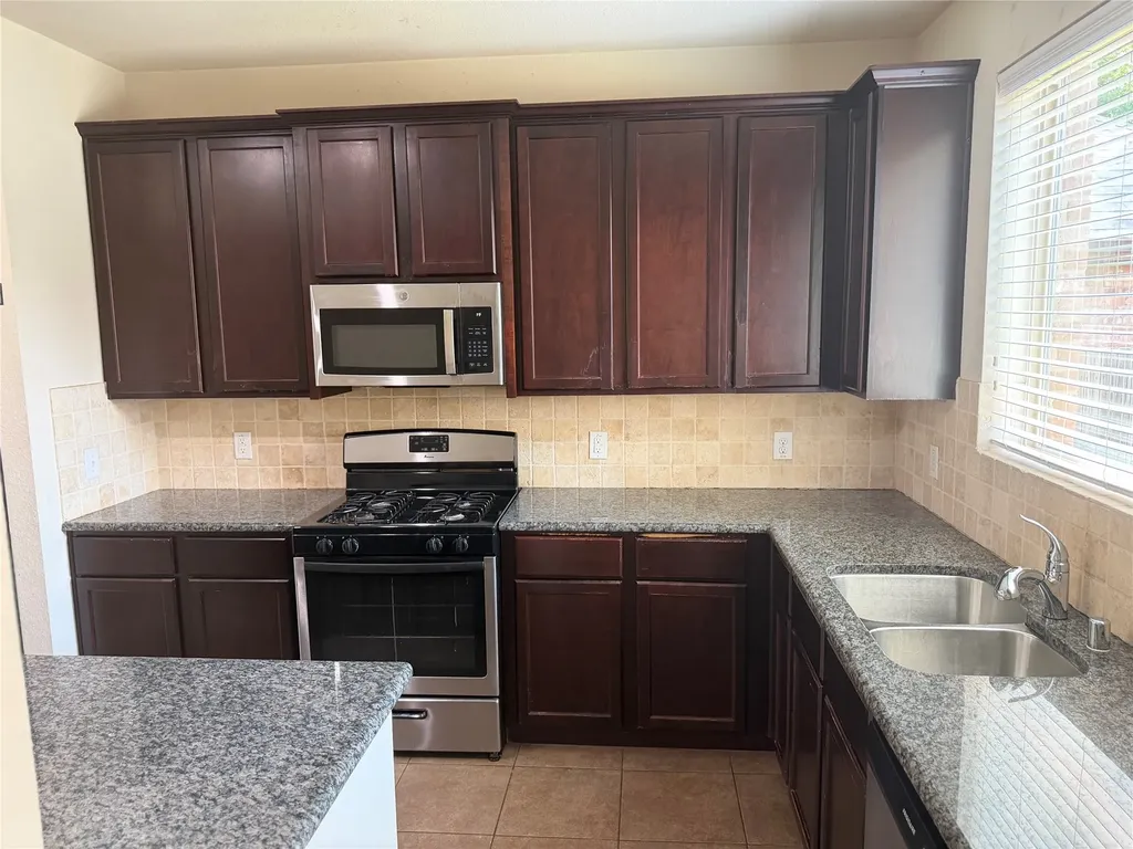 1512 Cockatiel Drive Little Elm TX 75068
