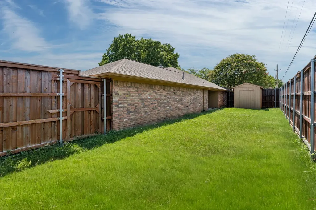 2416 Peachtree Lane Plano TX 75074
