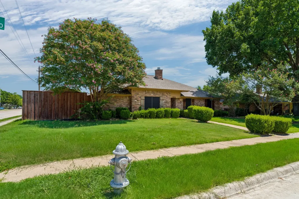2416 Peachtree Lane Plano TX 75074