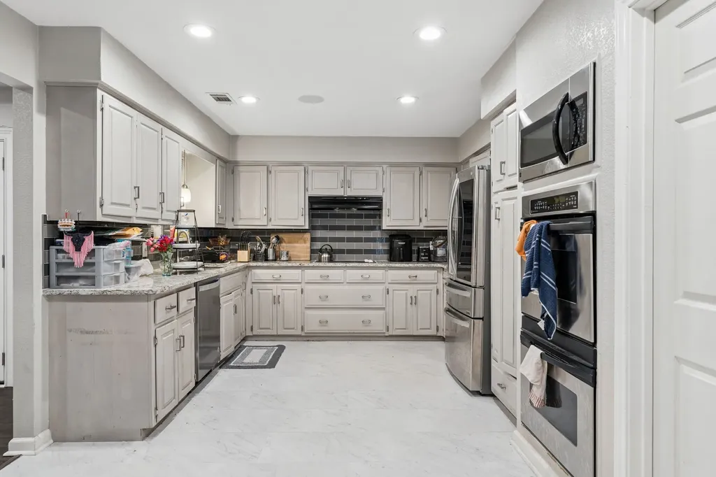2416 Peachtree Lane Plano TX 75074