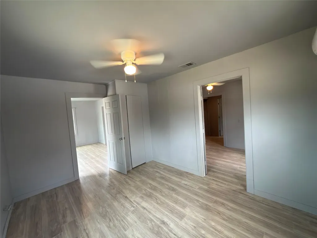 4805 Collins Avenue Dallas TX 75210