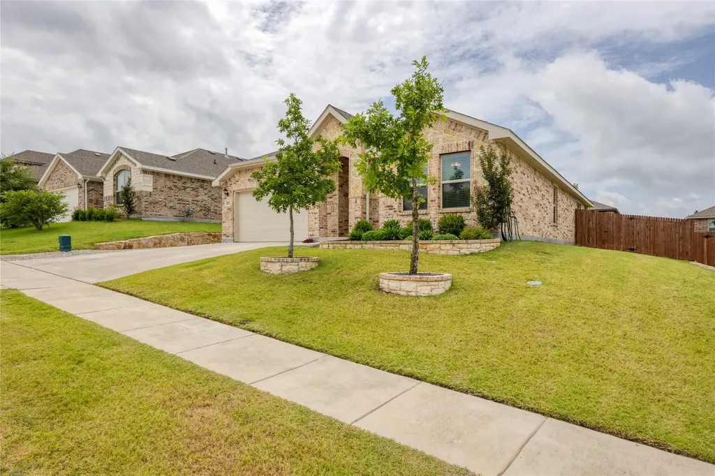 1825 Agarito Drive Weatherford TX 76086