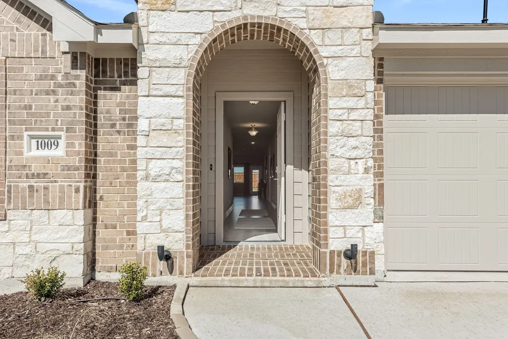 1009 Raptor Road Alvarado TX 76009