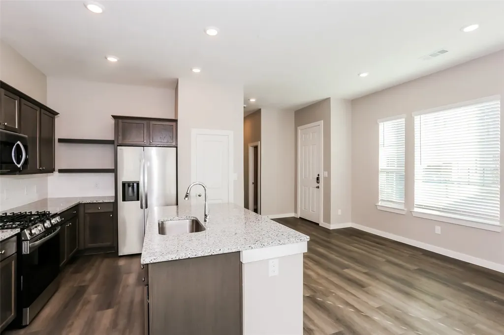 714 Lacewing Drive Arlington TX 76005
